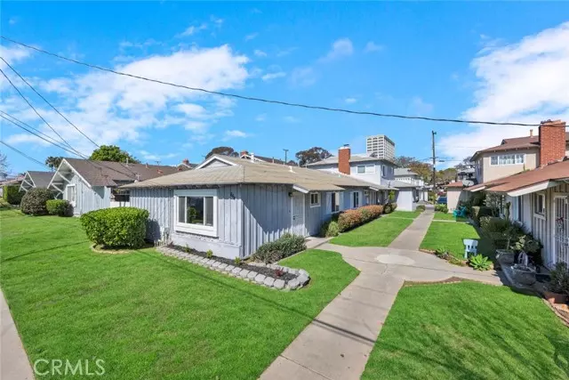 664 Center ST, Costa Mesa, CA 92627