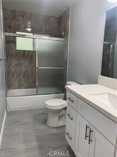 Los Angeles, CA 90004,127 S Oxford AVE