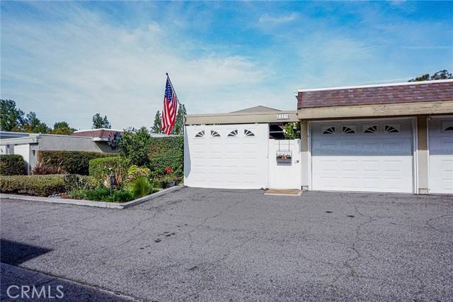 Laguna Hills, CA 92653,23215 Caminito Andreta 35