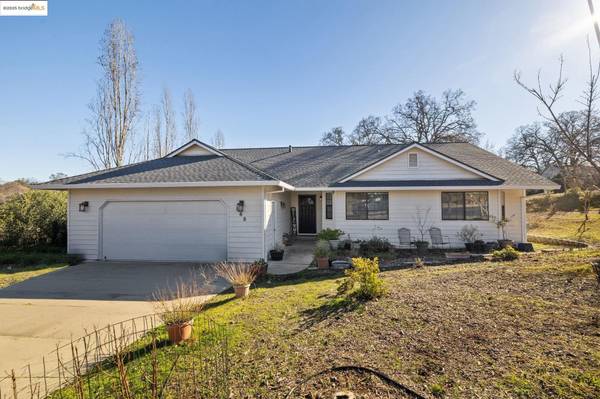 868 Live Oak Dr, Angels Camp, CA 95222