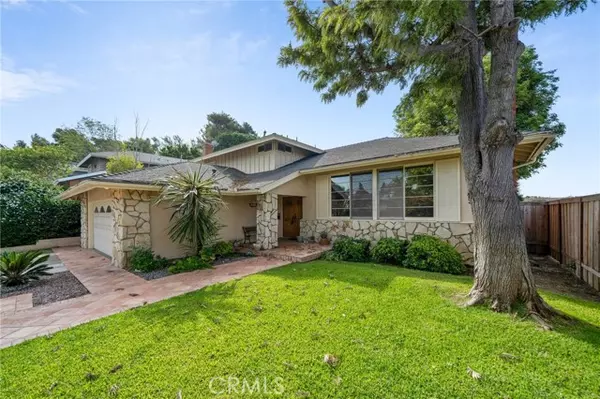 Costa Mesa, CA 92626,1883 Swan CIR