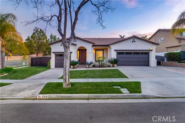 Corona, CA 92881,690 White Mountain CIR