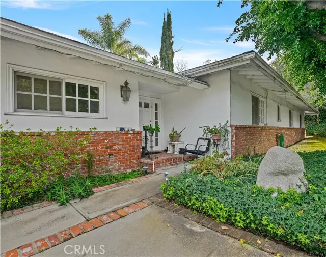 3004 Laurel Canyon Blvd, Studio City, CA 91604