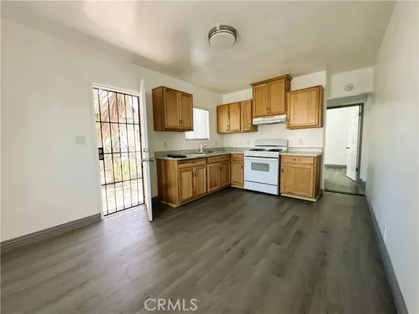 Carson, CA 90810,2598 E Carson ST