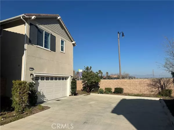 Fontana, CA 92336,13906 Gazania LN