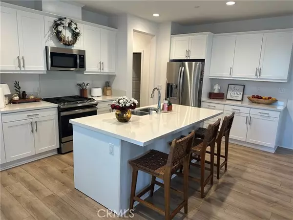 Fontana, CA 92336,13906 Gazania LN