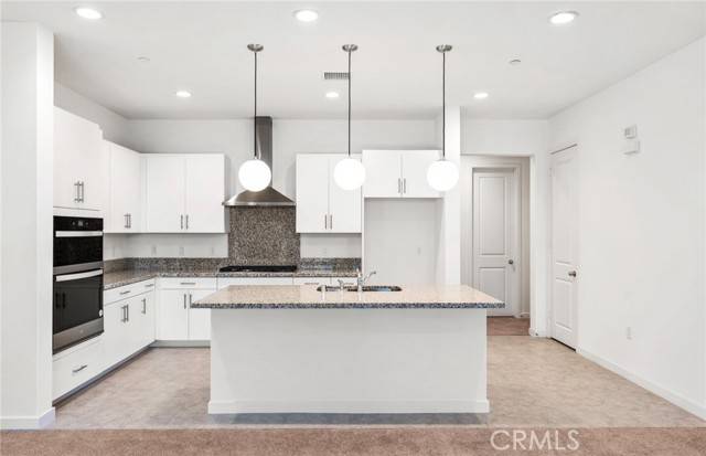 Irvine, CA 92618,1083 Cadence