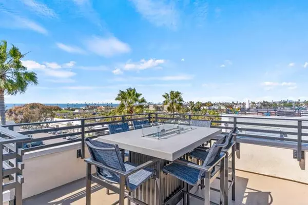 Oceanside, CA 92054,1573 Vista Del Mar WAY 4