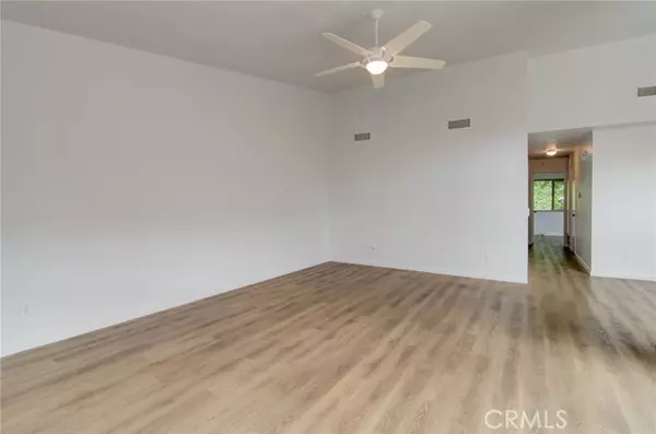 Huntington Beach, CA 92646,8566 Larkhall CIR 809D