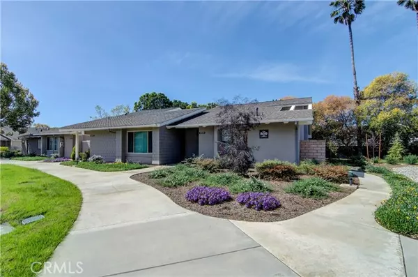 8566 Larkhall CIR 809D, Huntington Beach, CA 92646