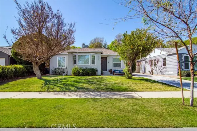 6545 De Celis PL, Lake Balboa, CA 91406