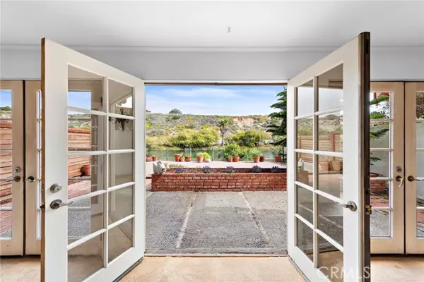 Newport Beach, CA 92663,476 62nd ST