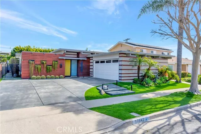 17342 Coronado LN, Huntington Beach, CA 92647