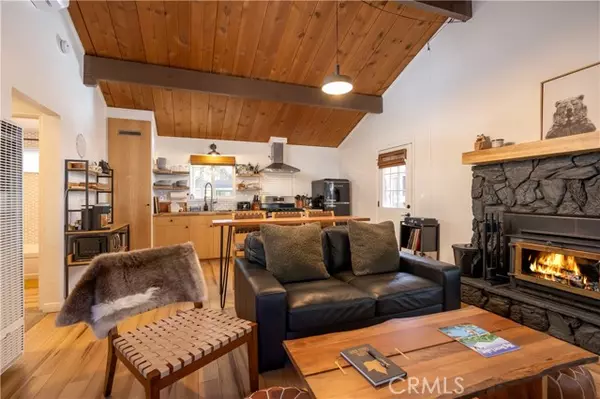 Sugarloaf, CA 92386,737 Sunset LN