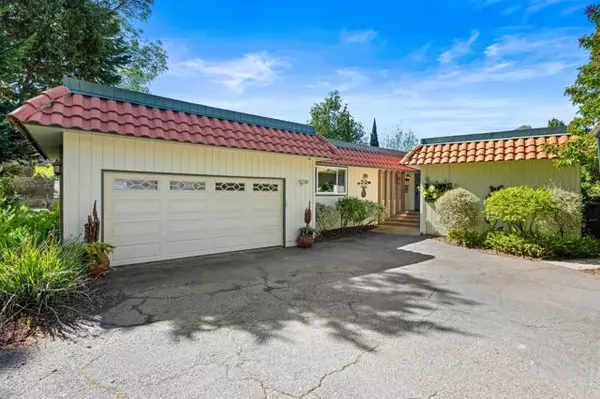 Encinitas, CA 92024,846 Val Sereno DR