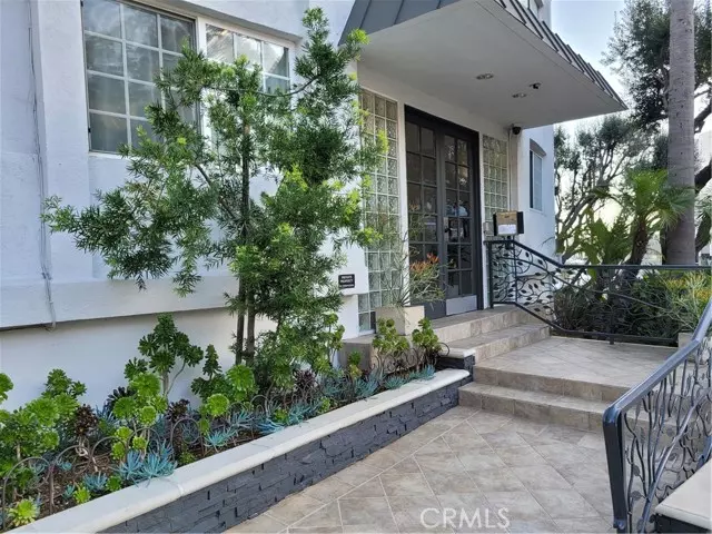 8490 Fountain AVE 306, West Hollywood, CA 90069