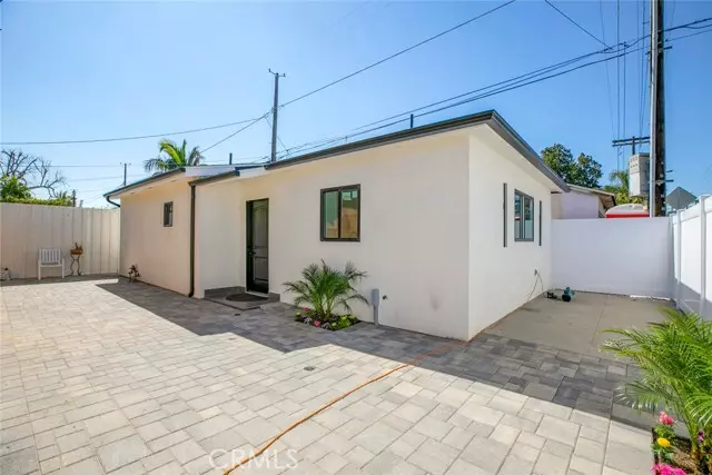 5761 Lemp, North Hollywood, CA 91601