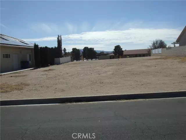 15071 Shady Elm LN, Helendale, CA 92342