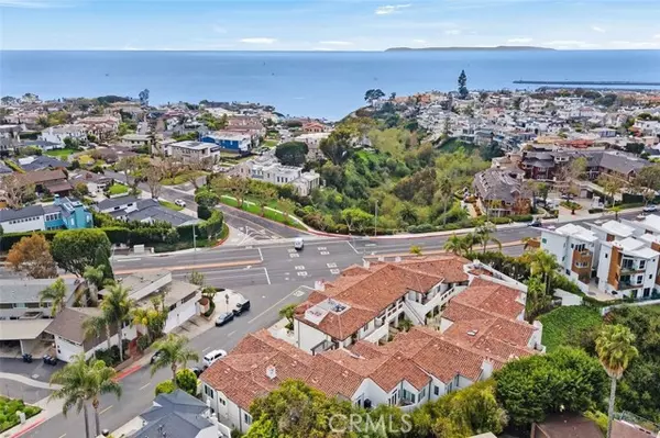 401 Seaward RD 2, Corona Del Mar, CA 92625