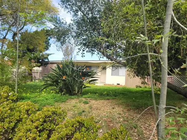 Vista, CA 92084,1748 Foothill DR