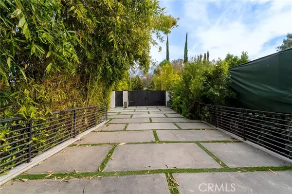 4653 Vanalden AVE, Tarzana, CA 91356