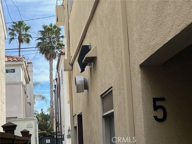 Seal Beach, CA 90740,244 5th ST