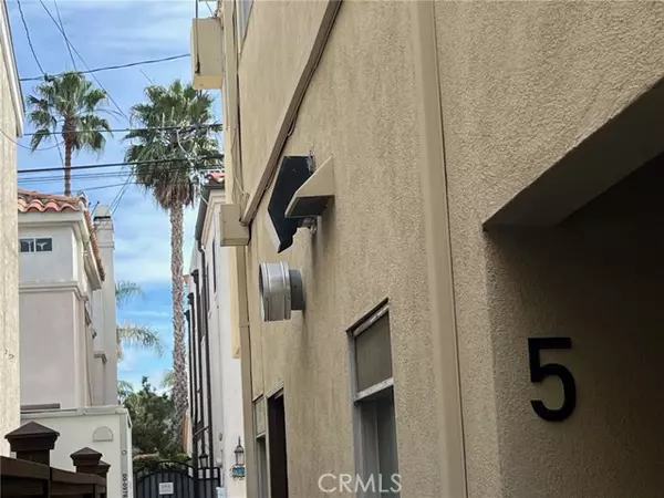 Seal Beach, CA 90740,244 5th ST