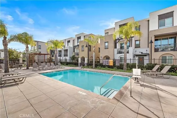 Vista, CA 92081,2472 Solara LN