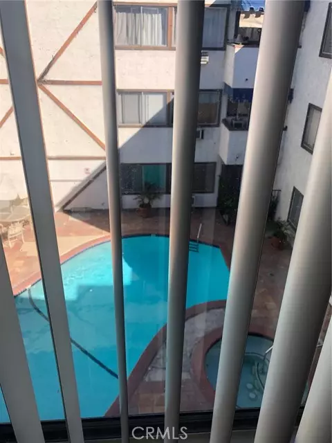 Tarzana, CA 91356,18530 Hatteras ST 332