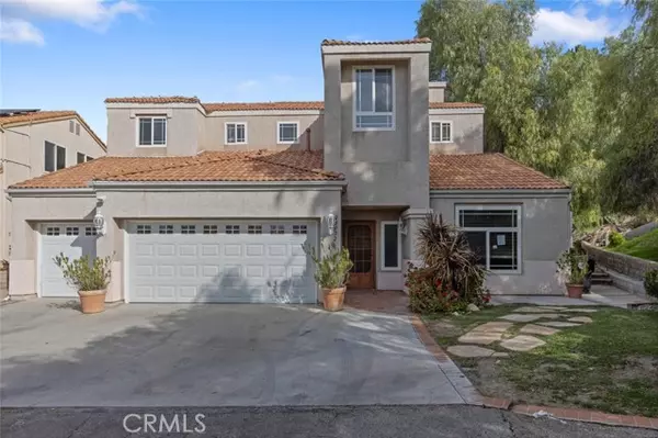 28072 Magic Mountain LN, Canyon Country, CA 91387