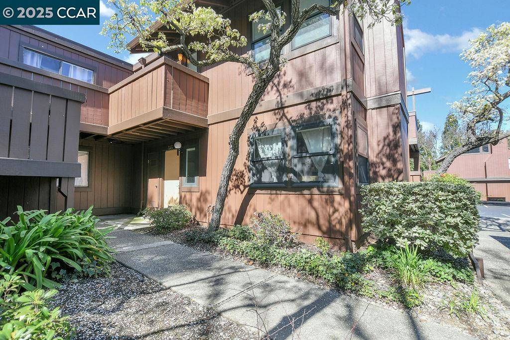896 Camelback PL, Pleasant Hill, CA 94523-1223