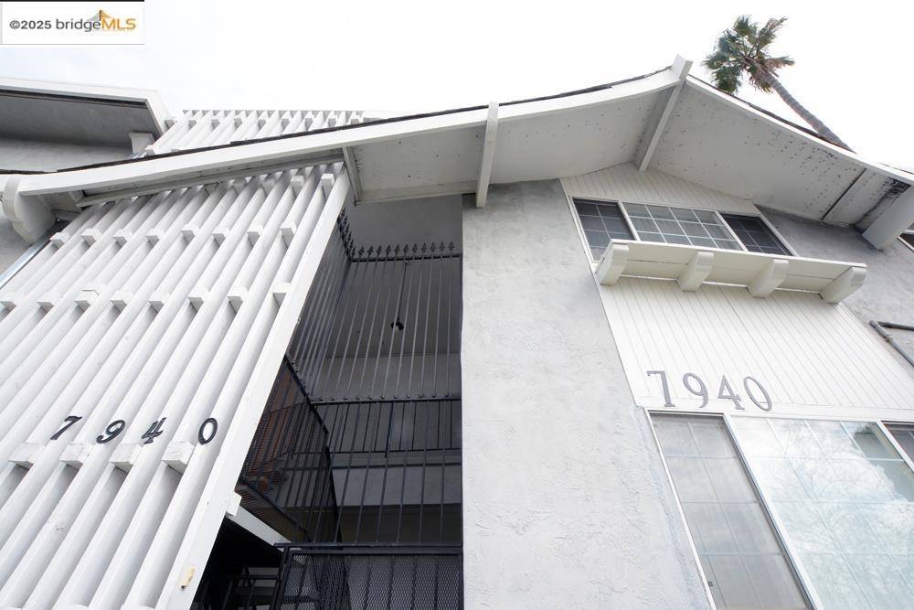 7940 Bancroft Ave, Oakland, CA 94605