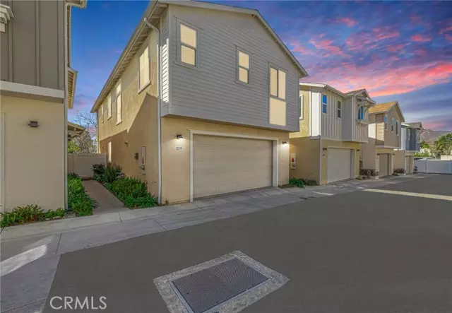13219 N Lost Trail DR, Sylmar, CA 91342