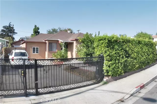 2227 N Buena Vista ST, Burbank, CA 91504