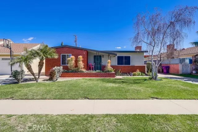 2236 San Vicente AVE, Long Beach, CA 90815