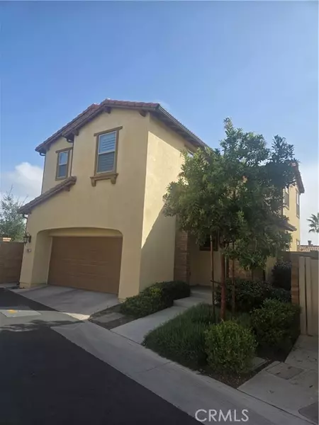 2882 Villa Catalonia CT, Corona, CA 92881