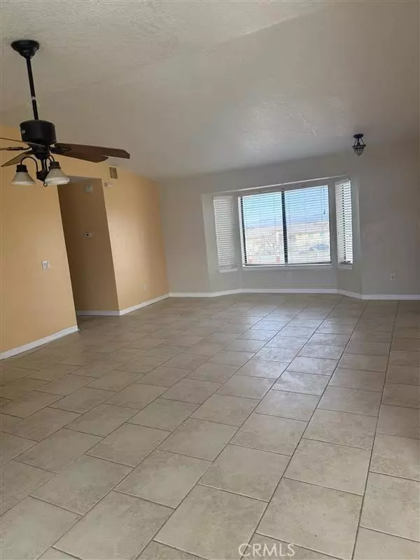 Hesperia, CA 92344,10121 Mesquite ST