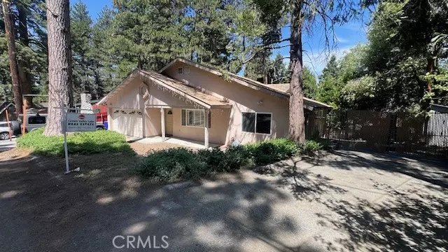 31686 Luring Pines CIR, Running Springs, CA 92382