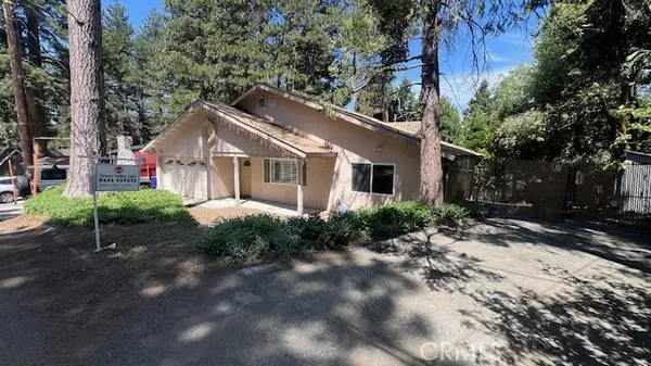 31686 Luring Pines CIR, Running Springs, CA 92382