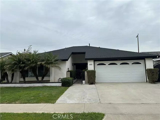 2513 W 16th ST, Santa Ana, CA 92706