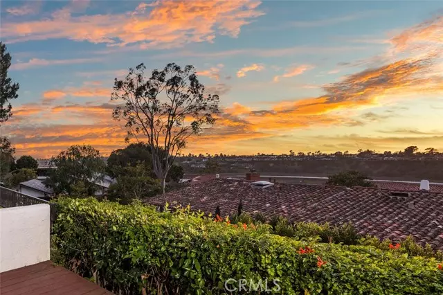 304 Avenida Cumbre, Newport Beach, CA 92660