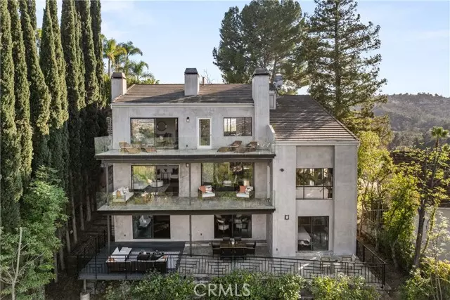 3622 Roberts View PL, Studio City, CA 91604