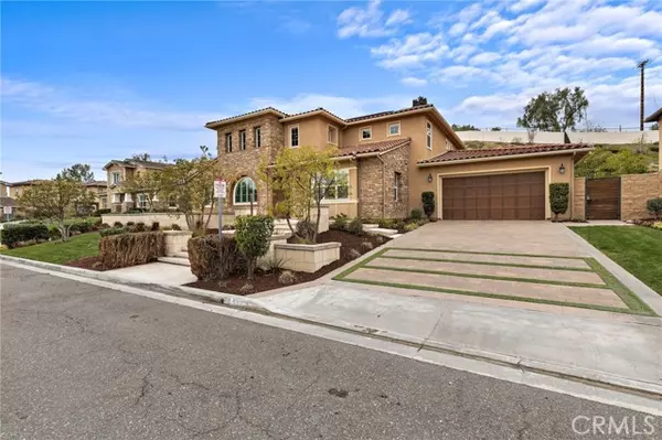 Yorba Linda, CA 92886,5303 Newbury LN