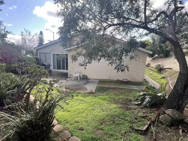 Escondido, CA 92027,1359 Mimosa CT