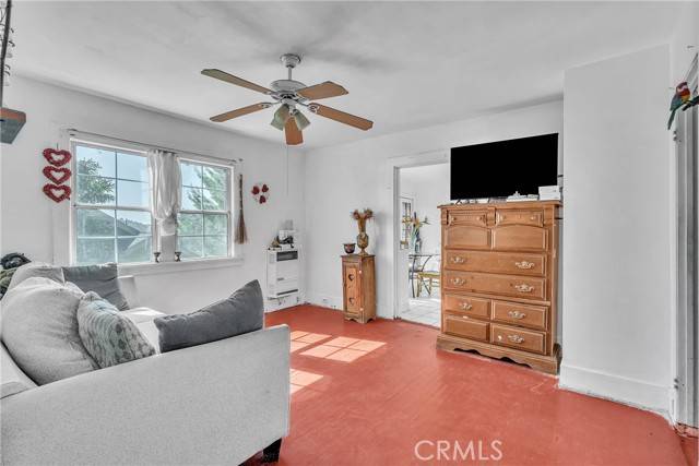 Los Angeles, CA 90042,5037 Montezuma ST