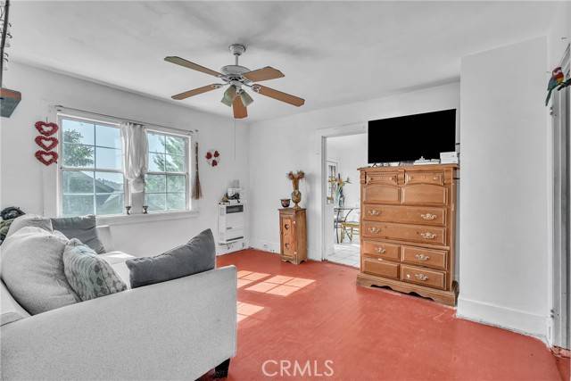 Los Angeles, CA 90042,5037 Montezuma ST