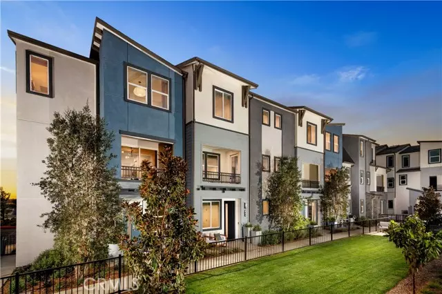 Covina, CA 91722,832 Lexi LN