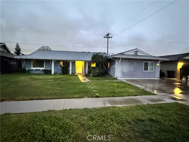 2562 E Standish AVE, Anaheim, CA 92806