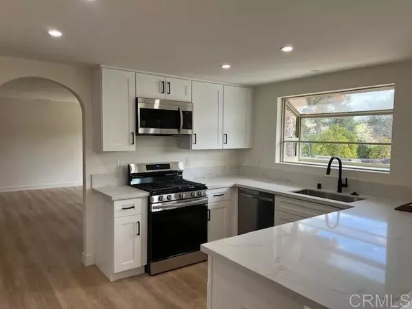 Escondido, CA 92026,9946 Nutby LN
