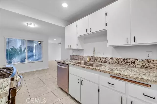 1310 Brentwood CIR B, Corona, CA 92882